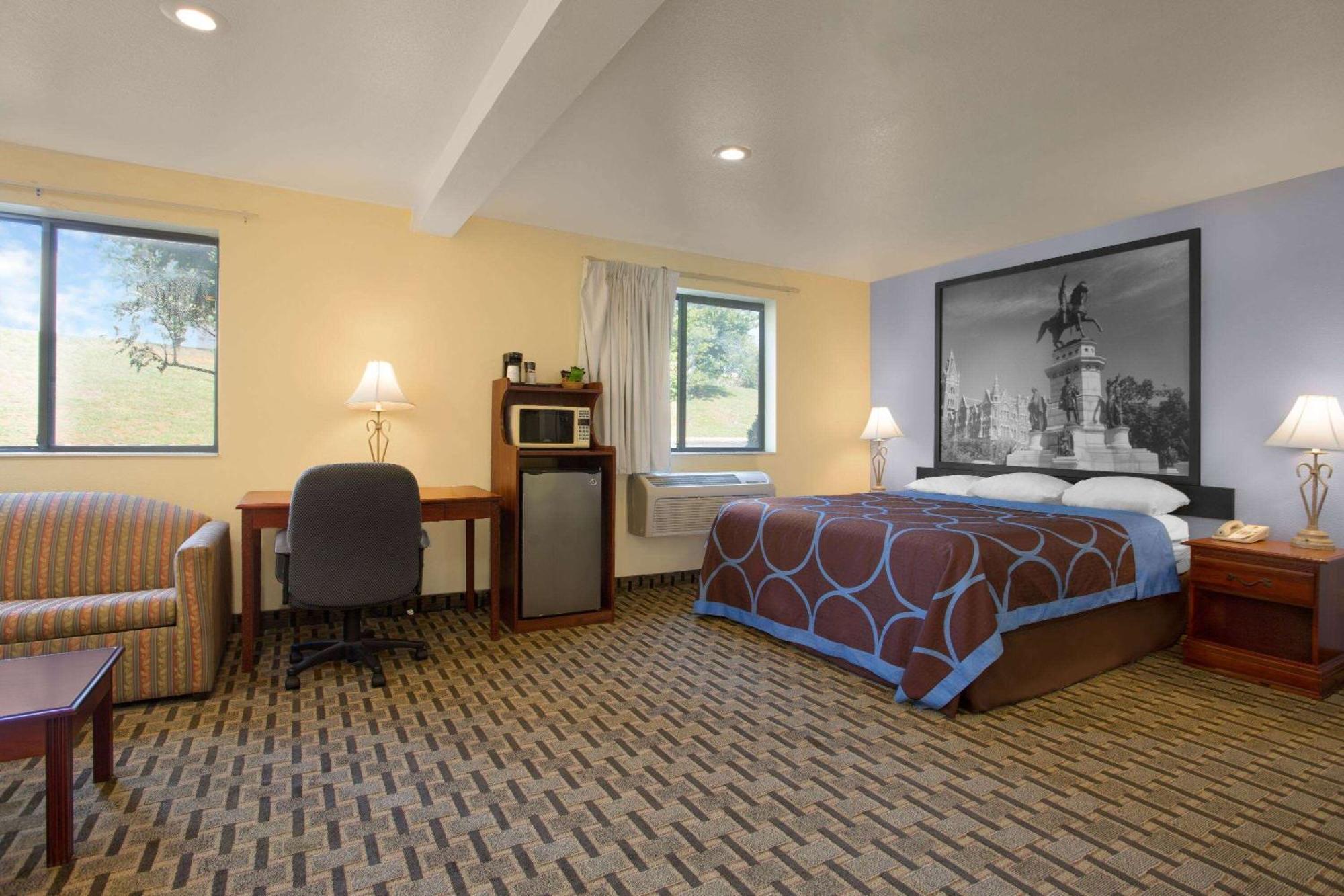 Super 8 By Wyndham Lynchburg Va Hotel Exterior foto
