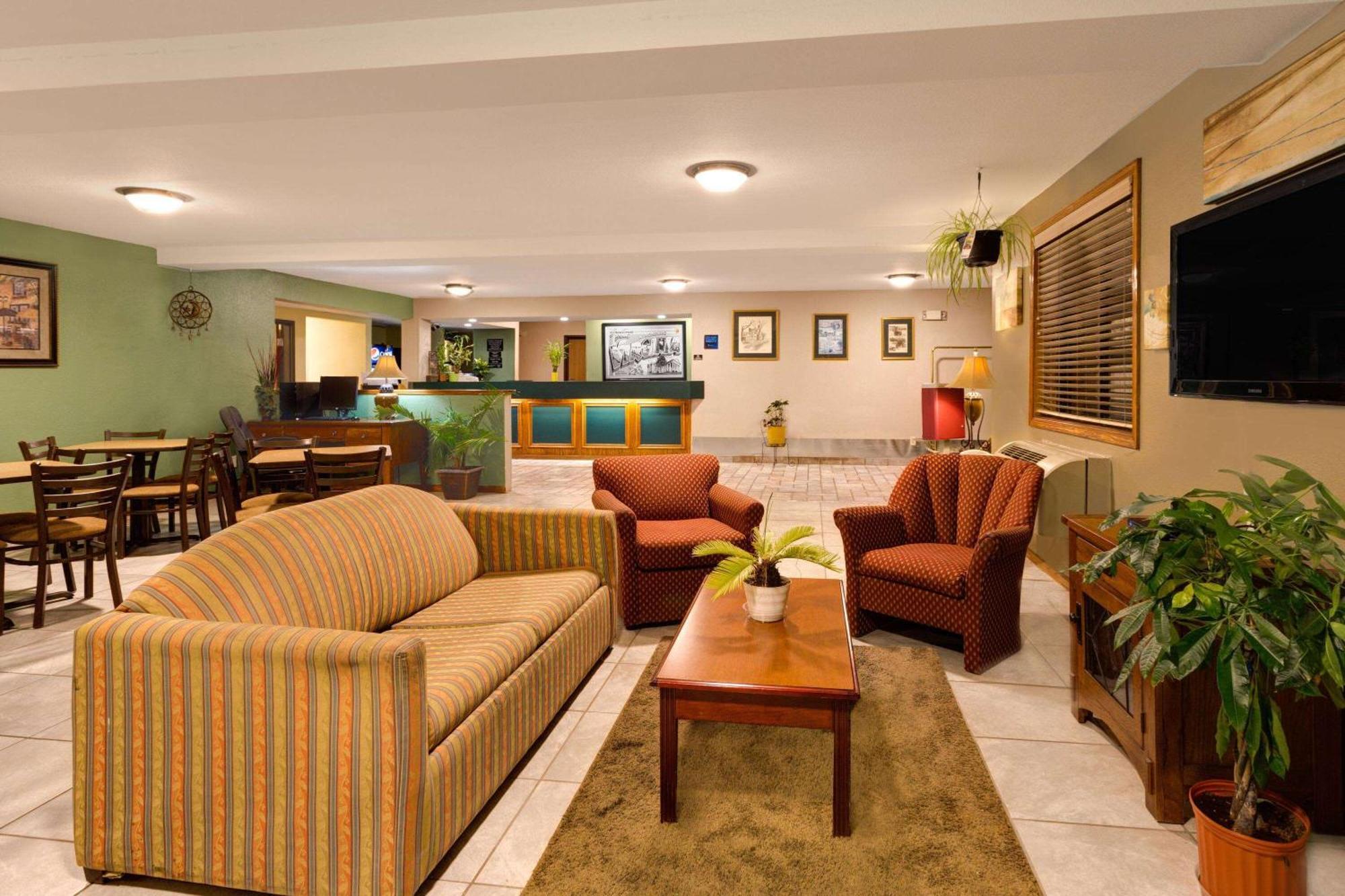 Super 8 By Wyndham Lynchburg Va Hotel Exterior foto